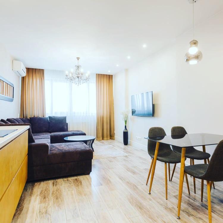 Vip 2 Rooms 75M2 Center Of Obolon Near River Side Kijev Kültér fotó